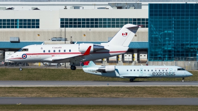 Photo ID 241543 by Tim Lowe. Canada Air Force Canadair CL 600 2A12 Challenger 601, 144615