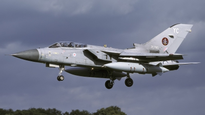 Photo ID 244336 by Chris Lofting. UK Air Force Panavia Tornado F3, ZE785