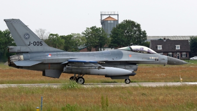 Photo ID 245961 by Richard de Groot. Netherlands Air Force General Dynamics F 16AM Fighting Falcon, J 005