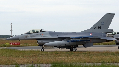 Photo ID 246303 by Richard de Groot. Netherlands Air Force General Dynamics F 16AM Fighting Falcon, J 136