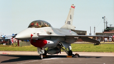 Photo ID 248350 by Michael Baldock. Netherlands Air Force General Dynamics F 16B Fighting Falcon, J 065