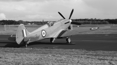 Photo ID 27994 by Toon Cox. UK Air Force Supermarine 390 Spitfire PR XIX, PS915