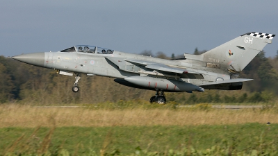Photo ID 28354 by Rainer Mueller. UK Air Force Panavia Tornado F3, ZE838