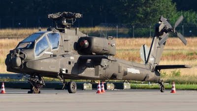 Photo ID 254721 by Günther Feniuk. Kuwait Air Force McDonnell Douglas AH 64D Apache Longbow, KAF015