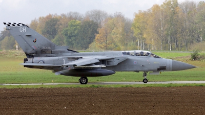 Photo ID 28644 by Walter Van Bel. UK Air Force Panavia Tornado F3, ZE838