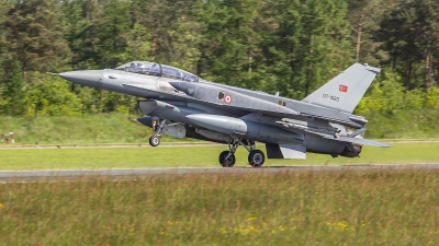 Photo ID 260999 by Lars Kitschke. T rkiye Air Force General Dynamics F 16D Fighting Falcon, 07 1020