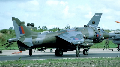 Photo ID 29747 by Joop de Groot. UK Air Force Hawker Siddeley Harrier GR 3, XV752
