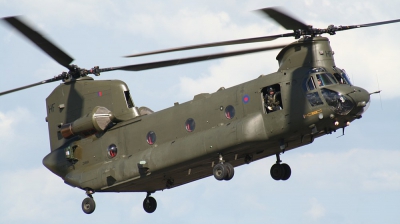 Photo ID 29788 by Paul Newbold. UK Air Force Boeing Vertol Chinook HC2A CH 47D, ZH891
