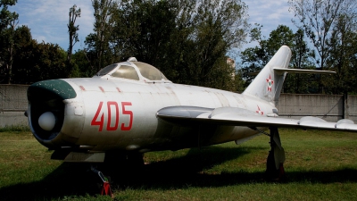 Photo ID 30124 by Paul Newbold. Hungary Air Force Mikoyan Gurevich MiG 17PF, 405