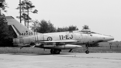 Photo ID 282445 by Mat Herben. France Air Force North American F 100D Super Sabre, 42235