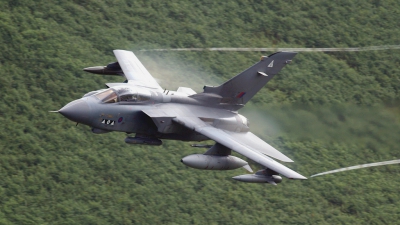 Photo ID 32166 by Scott Rathbone. UK Air Force Panavia Tornado GR4, ZA601
