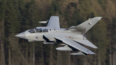 Photo ID 33288 by Tom Gibbons. UK Air Force Panavia Tornado GR4, ZD844