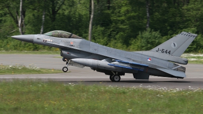 Photo ID 35311 by Mark Broekhans. Netherlands Air Force General Dynamics F 16AM Fighting Falcon, J 644