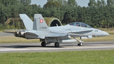 Photo ID 38964 by Lieuwe Hofstra. Switzerland Air Force McDonnell Douglas F A 18D Hornet, J 5232