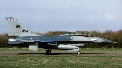 Photo ID 44006 by Joop de Groot. Netherlands Air Force General Dynamics F 16B Fighting Falcon, J 654