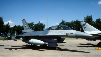 Photo ID 44652 by Joop de Groot. Netherlands Air Force General Dynamics F 16B Fighting Falcon, J 066