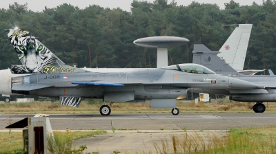 Photo ID 45489 by Tim Van den Boer. Netherlands Air Force General Dynamics F 16AM Fighting Falcon, J 008