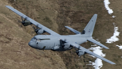 Photo ID 46184 by Paul Massey. UK Air Force Lockheed Martin Hercules C5 C 130J L 382, ZH883