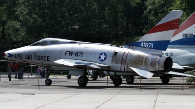 Photo ID 5842 by Roel Reijne. USA Air Force North American F 100D Super Sabre, 54 1871