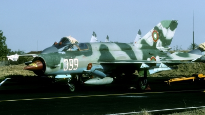 Photo ID 48088 by Joop de Groot. Bulgaria Air Force Mikoyan Gurevich MiG 21bis, 399