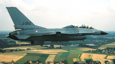 Photo ID 48104 by Arie van Groen. Netherlands Air Force General Dynamics F 16B Fighting Falcon, J 262