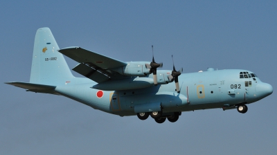 Photo ID 48582 by Peter Terlouw. Japan Air Force Lockheed C 130H Hercules L 382, 95 1082