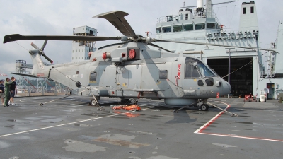 Photo ID 51646 by M. Gjoza. UK Navy AgustaWestland Merlin HM1 Mk111, ZH833
