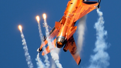 Photo ID 54359 by Martin Thoeni - Powerplanes. Netherlands Air Force General Dynamics F 16AM Fighting Falcon, J 015
