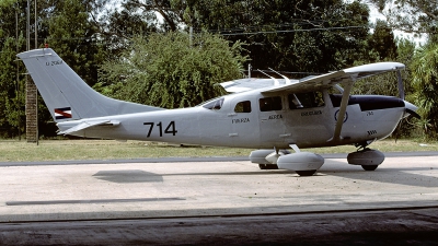 Photo ID 55678 by Carl Brent. Uruguay Air Force Cessna 206H Stationair, 714
