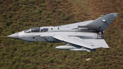 Photo ID 56744 by Paul Massey. UK Air Force Panavia Tornado GR4, ZA412