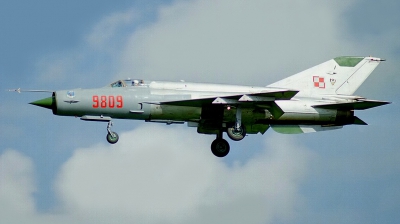 Photo ID 59567 by Arie van Groen. Poland Air Force Mikoyan Gurevich MiG 21bis, 9809