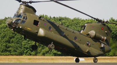 Photo ID 62598 by Rob Hendriks. UK Air Force Boeing Vertol Chinook HC2A CH 47D, ZH892