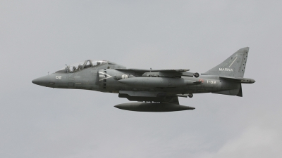 Photo ID 71529 by Barry Swann. Italy Navy McDonnell Douglas TAV 8B Harrier II, MM55033