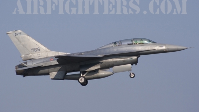 Photo ID 9534 by Roberto Bianchi. Italy Air Force General Dynamics F 16B Fighting Falcon, MM7266