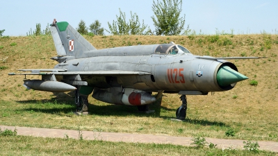 Photo ID 79440 by Carl Brent. Poland Air Force Mikoyan Gurevich MiG 21R, 1125