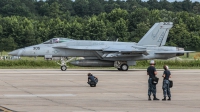 Photo ID 180352 by Mike Lynaugh. USA Navy Boeing F A 18E Super Hornet, 166825