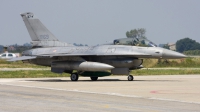 Photo ID 23139 by Roberto Bianchi. Italy Air Force General Dynamics F 16B Fighting Falcon, MM7269