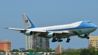 Photo ID 75985 by Misael Ocasio Hernandez. USA Air Force Boeing VC 25A 747 2G4B, 82 8000