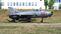 Photo ID 79512 by Carl Brent. Poland Air Force Mikoyan Gurevich MiG 21F 13, 809