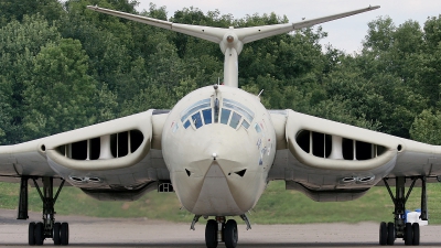 Photo ID 80219 by Bob Wood. UK Air Force Handley Page Victor K2 HP 80, XM715