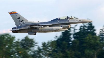 Photo ID 80536 by Mark Munzel. USA Air Force General Dynamics F 16D Fighting Falcon, 87 0381