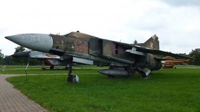 Photo ID 80943 by Carl Brent. Poland Air Force Mikoyan Gurevich MiG 23MF, 120