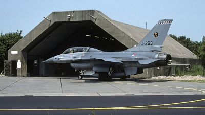 Photo ID 82415 by Carl Brent. Netherlands Air Force General Dynamics F 16B Fighting Falcon, J 263