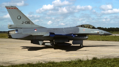 Photo ID 82718 by Carl Brent. Netherlands Air Force General Dynamics F 16A Fighting Falcon, J 136
