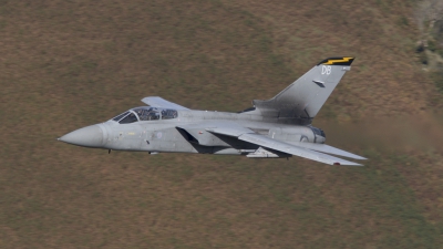 Photo ID 11110 by Tom Gibbons. UK Air Force Panavia Tornado F3, ZE200