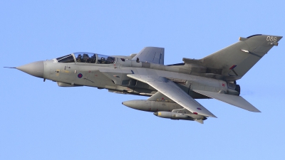 Photo ID 87940 by Chris Lofting. UK Air Force Panavia Tornado GR4, ZD720