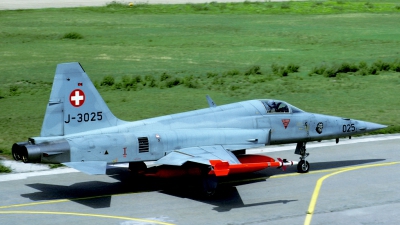 Photo ID 91505 by Joop de Groot. Switzerland Air Force Northrop F 5E Tiger II, J 3025