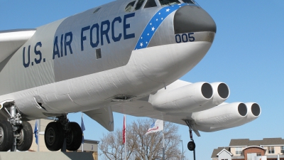 Photo ID 93548 by Gregg Stansbery. USA Air Force Boeing RB 52B Stratofortress, 52 0005