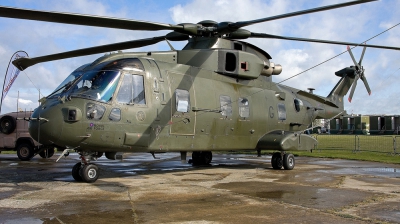 Photo ID 97480 by Chris Albutt. UK Air Force AgustaWestland Merlin HC3 Mk411, ZJ123