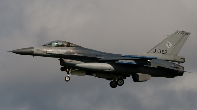 Photo ID 97117 by Bert van Wijk. Netherlands Air Force General Dynamics F 16AM Fighting Falcon, J 362